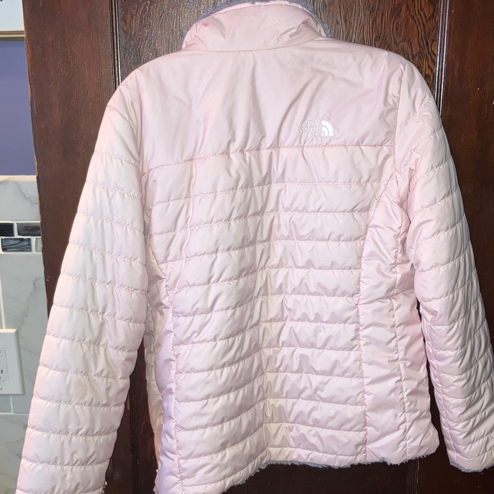 The North Face Girls Light Pink reversible Coat/Jacket - Picture 5 of 11